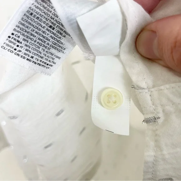 Gap Fitted Boyfriend White Button Down Silver Metallic Clip Dot Shirt Size M - Picture 14 of 14